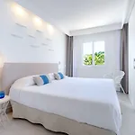 Fergus Style Carema Aparthotel