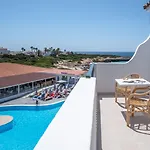 Fergus Style Carema Aparthotel