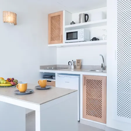 Fergus Style Carema 4*