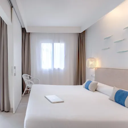 Fergus Style Carema 4*