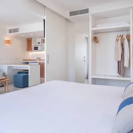 Fergus Style Carema 4*