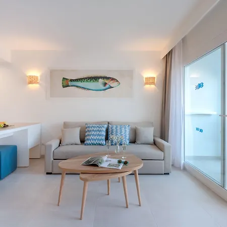 Fergus Style Carema Aparthotel