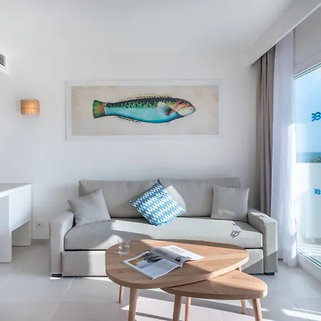 Fergus Style Carema Aparthotel