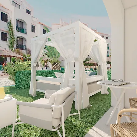 Fergus Style Carema Aparthotel 4*