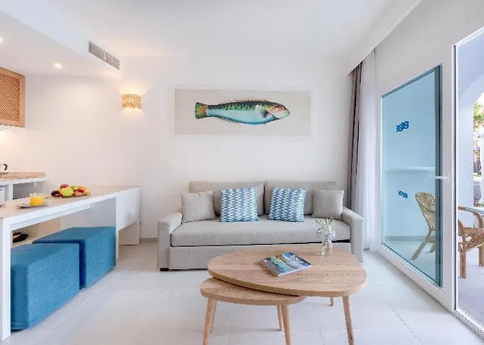 Fergus Style Carema 4*