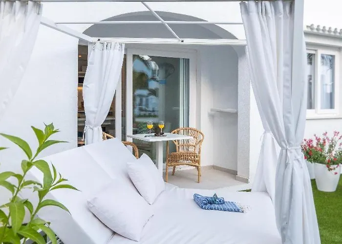 Fergus Style Carema Aparthotel 4*