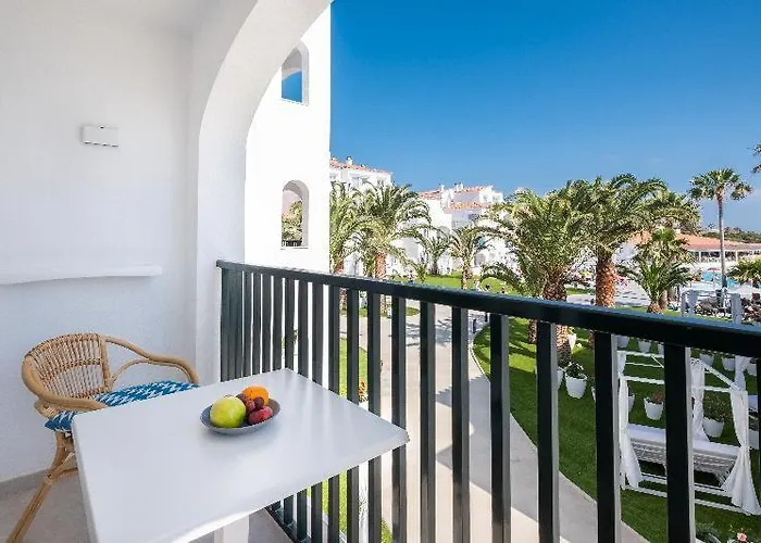 Aparthotel Fergus Style Carema Cala'N Bosch (Menorca)