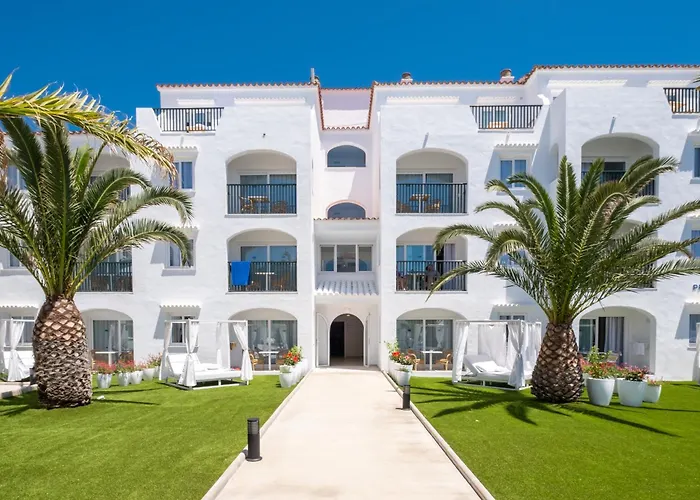 Fergus Style Carema 4*