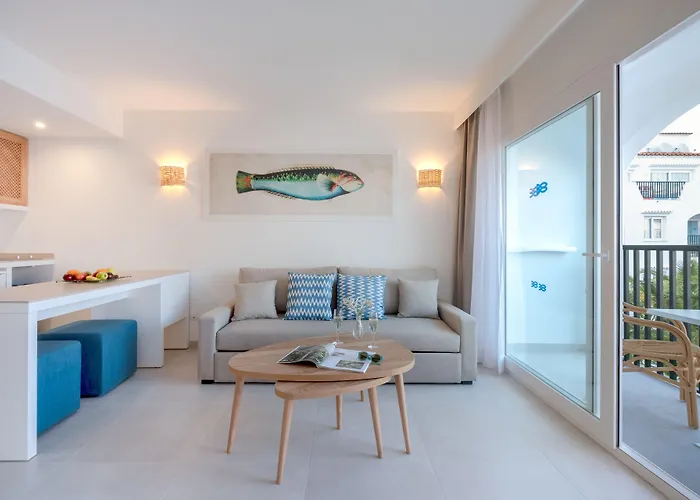 Fergus Style Carema Aparthotel