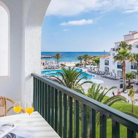 Fergus Style Carema Aparthotel 4*