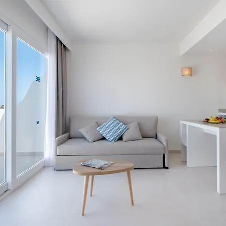 Fergus Style Carema Aparthotel Cala'N Bosch (Menorca)
