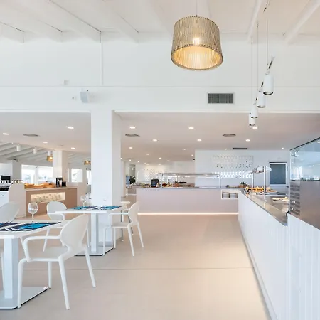 Fergus Style Carema 4*