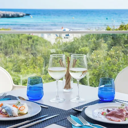 Fergus Style Carema Aparthotel Cala en Bosch