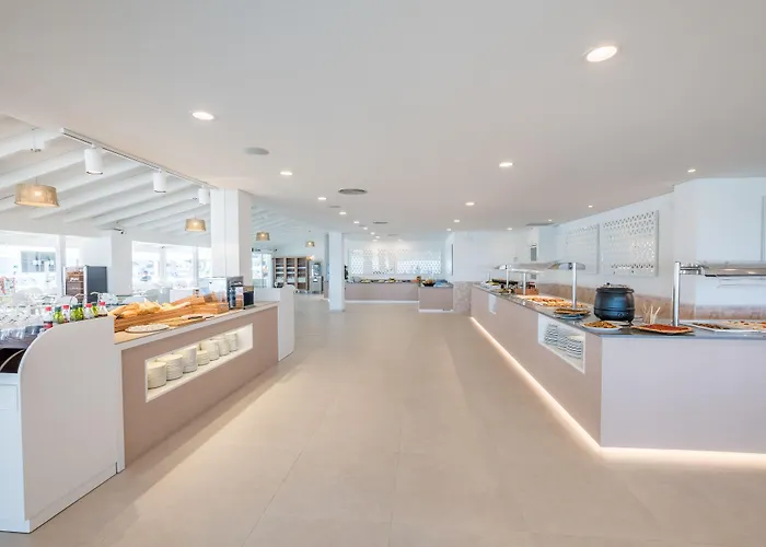 Fergus Style Carema 4*