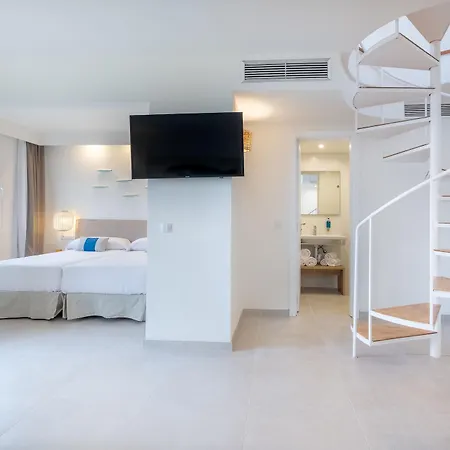 Fergus Style Carema Aparthotel Cala'N Bosch (Menorca)