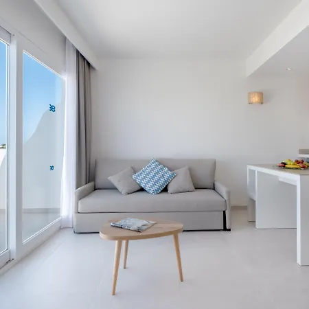 Aparthotel Fergus Style Carema 4*