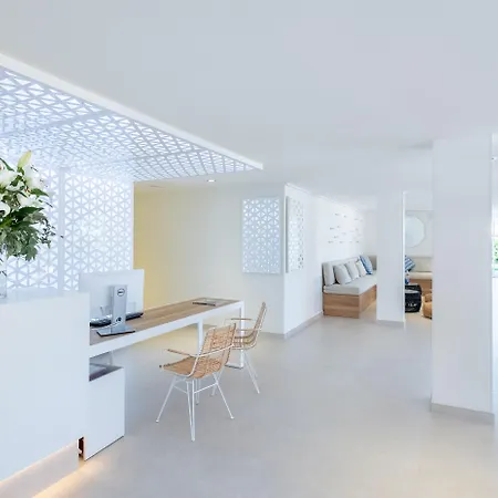 Fergus Style Carema Apart-hotel 4*