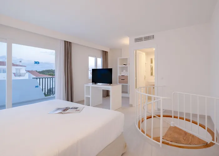 Fergus Style Carema 4* Cala'N Bosch (Menorca)